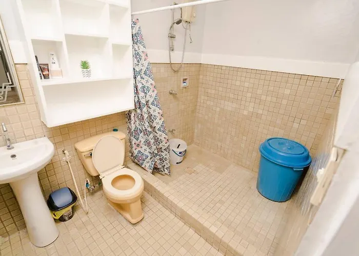 Apartment House B Spacious 3br3tb Along Commonwealth Ave *