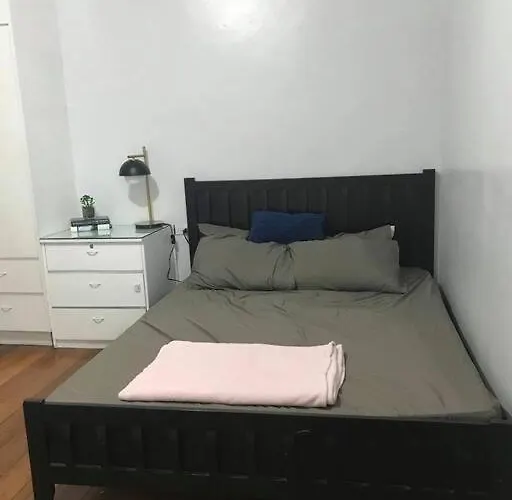 Apartment House B Spacious 3br3tb Along Commonwealth Ave *