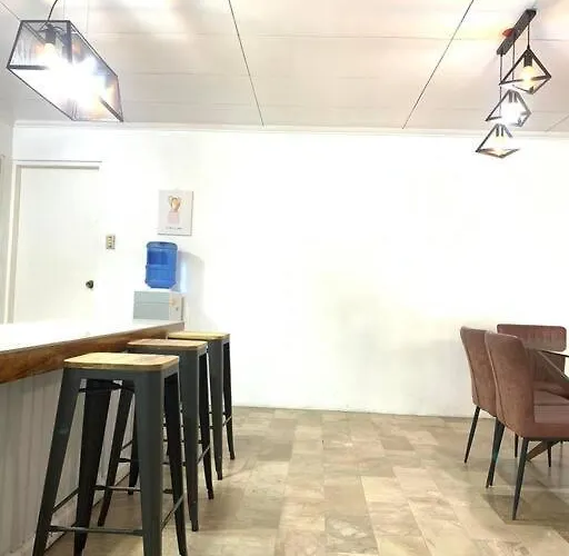 Apartment House B Spacious 3br3tb Along Commonwealth Ave *