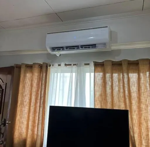 House B Spacious 3br3tb Along Commonwealth Ave Apartment